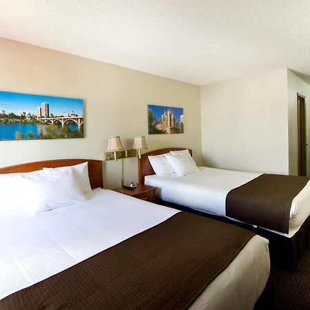 ساسكاتون Riviera Motor Inn المظهر الخارجي الصورة
