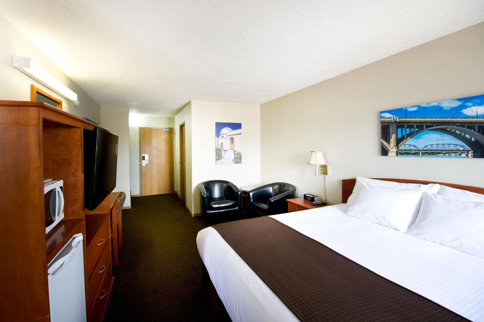 ساسكاتون Riviera Motor Inn المظهر الخارجي الصورة
